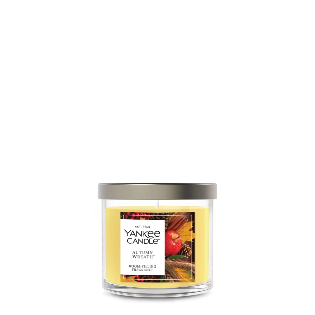 Yankee Candle® Small Tumbler Scented Candle with up to 40 Hour Burn Time, Premium Plant Wax Blend for Consistent Burn, 4.3 oz Tumbler Candle with Room Filling Fragrance, Autumn Wreath