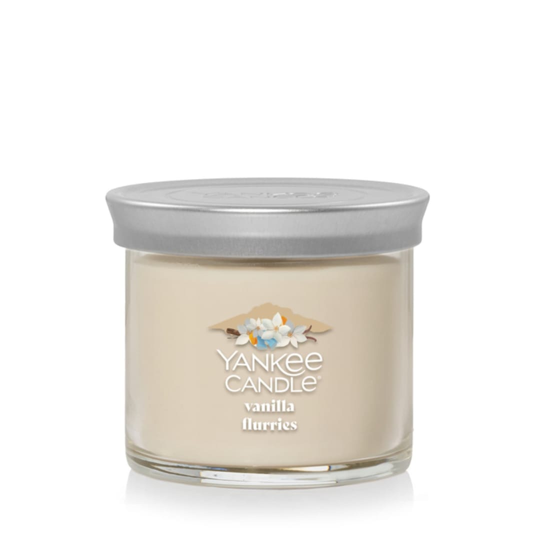 Yankee Candle Vanilla Flurries Small Tumbler Scented Candles, 4.3 oz