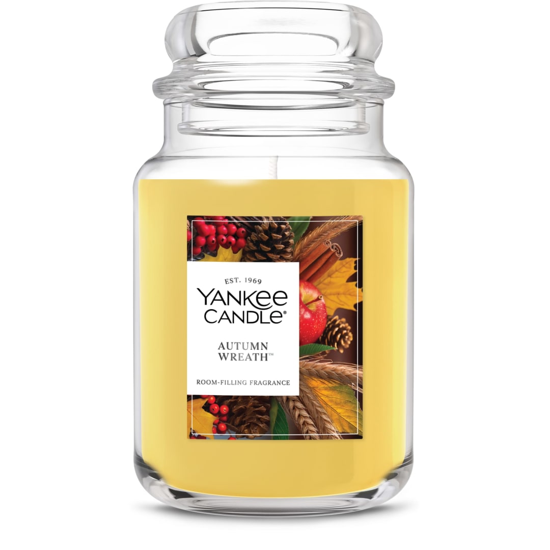 Yankee Candle Large Jar Scented Candle with up to 150 Hour Burn Time, Premium Plant Wax Blend for Consistent Burn, 22 oz Jar Candle with Room Filling Fragrance, Autumn Wreath