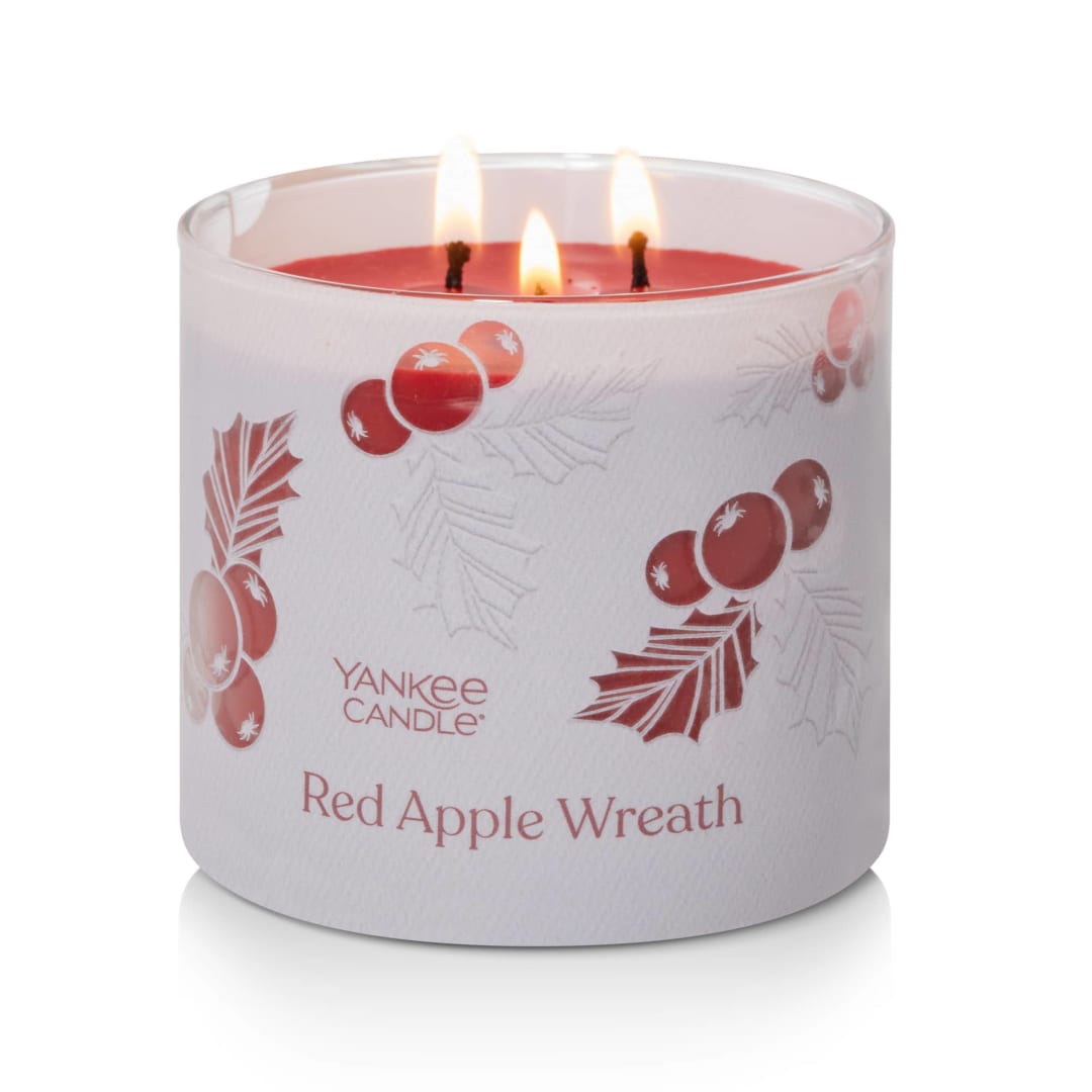 Yankee Candle Red Apple Wreath 3-Wick Candle