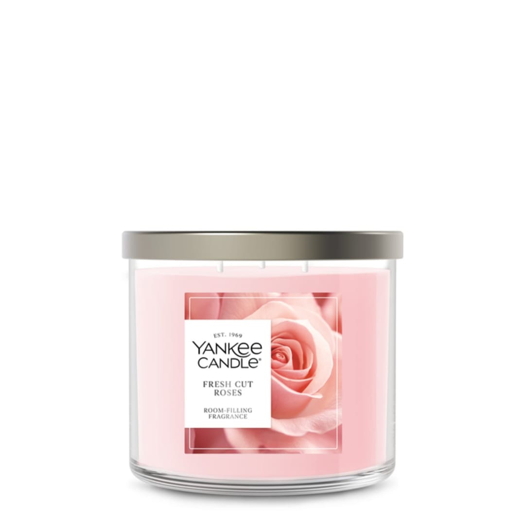 Yankee Candle 3 Wick Candle Jar, Scented Candle with up to 40 Hours of Burn Time, Premium Plant Wax Blend for Consistent Long Lasting Scent from First to Last Burn, Fresh Cut Roses
