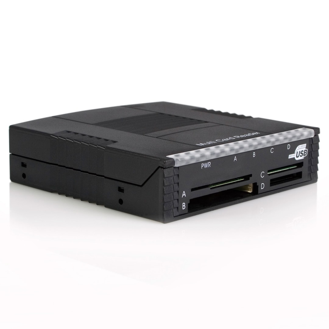 20-in-1 3.5 Bay Flash Memory Card Reader - Black