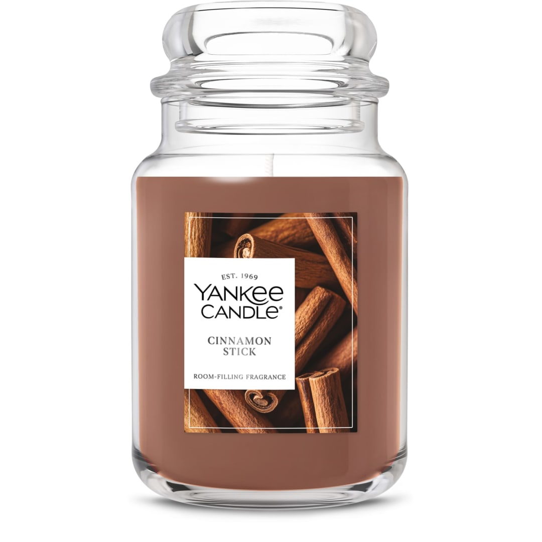 Yankee Candle® Large Jar Scented Candle with up to 150 Hour Burn Time, Premium Plant Wax Blend for Consistent Burn, 22 oz Jar Candle with Room Filling Fragrance, Cinnamon Stick
