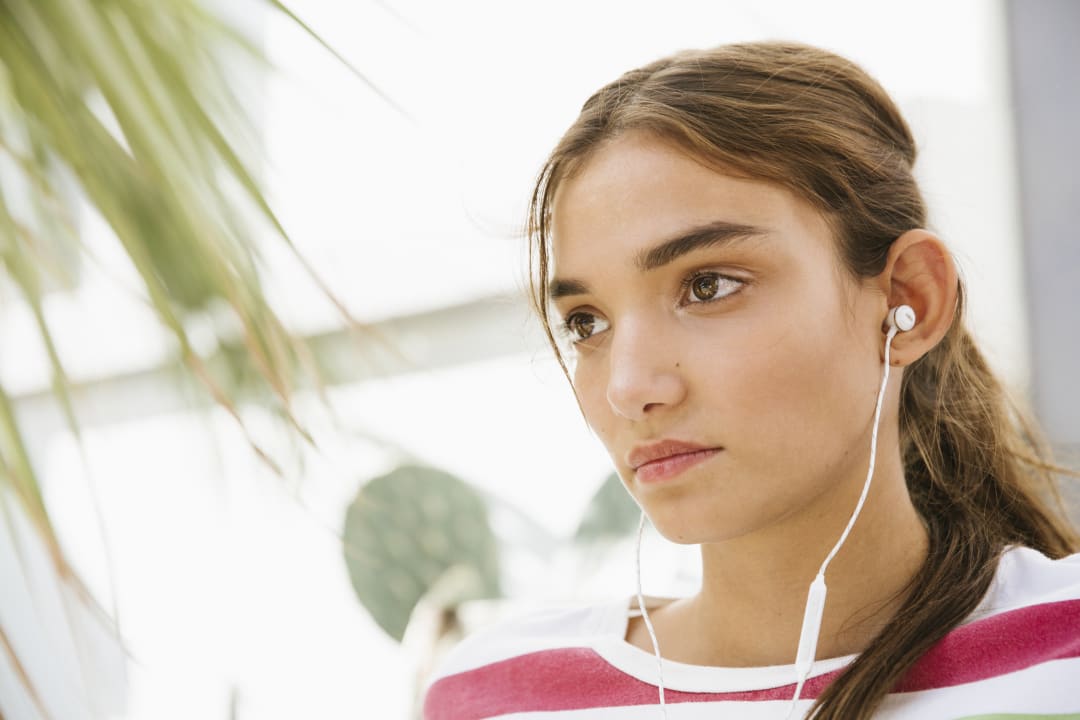 Nesta In Ear Rose Gold