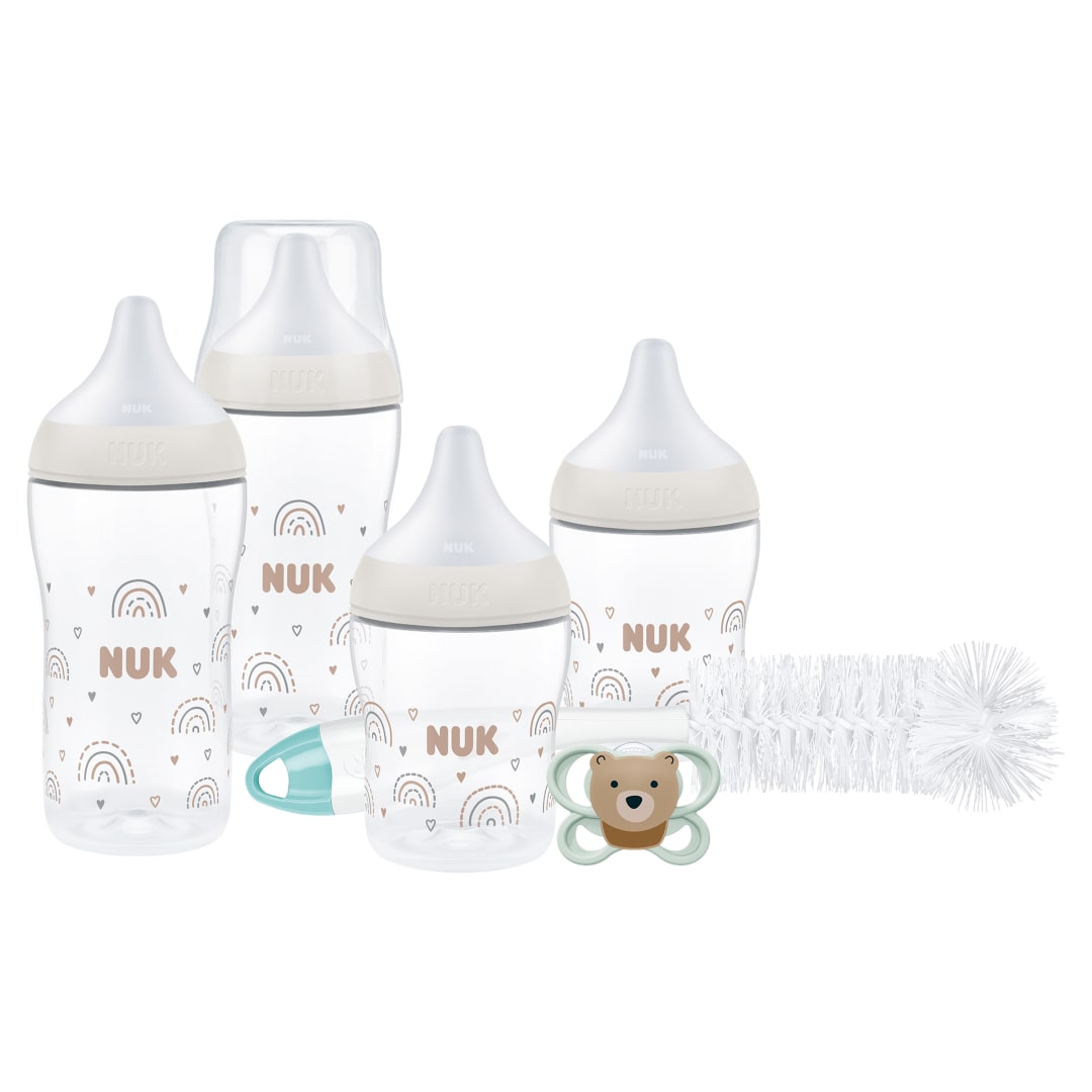 NUK Perfect Match Perfect Start Set de Biberones para Recién Nacidos | 0-6 Meses | 4 Biberones Anticólicos (150 ml, 260 ml), 2 Tetinas, 1 Chupete Air, 1 Cepillo para Biberones | Arcoíris | 8 Piezas