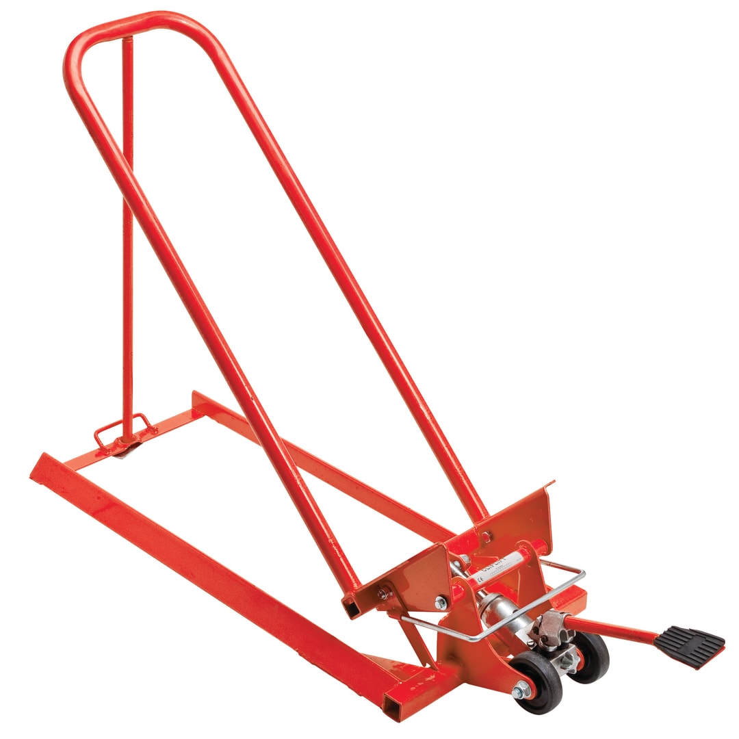 Oregon Clip Lift, Hydraulic Maintenance Jack for Ride-on lawnmowers and Garden Tractors, Folding Lifting Device with Roll On Roll Off Design and Security Strap (42-086)