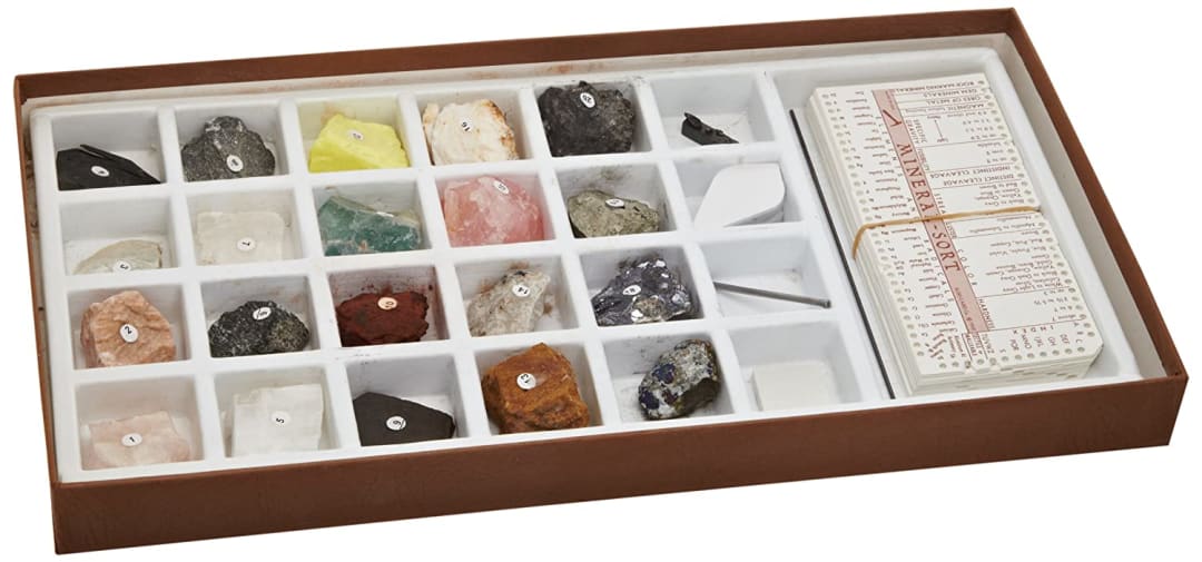 MINERAL IDENTIFICATION KIT