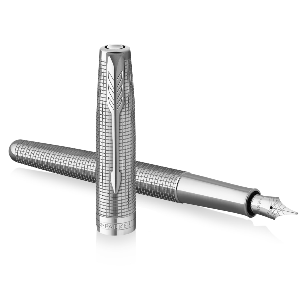 Pluma estilográfica Parker Sonnet Ciselé Edición Especialcapuchóncuerpo y acabado en paladiofinoplumín de oro macizo de 18 quilatestinta negra y convertidor