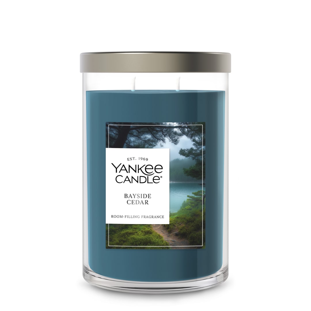 Yankee Candle® Large Tumbler Scented Candle with up to 80 Hour Burn Time, Premium Plant Wax Blend for Consistent Burn, 20 oz Tumbler Candle with Room Filling Fragrance, Bayside Cedar
