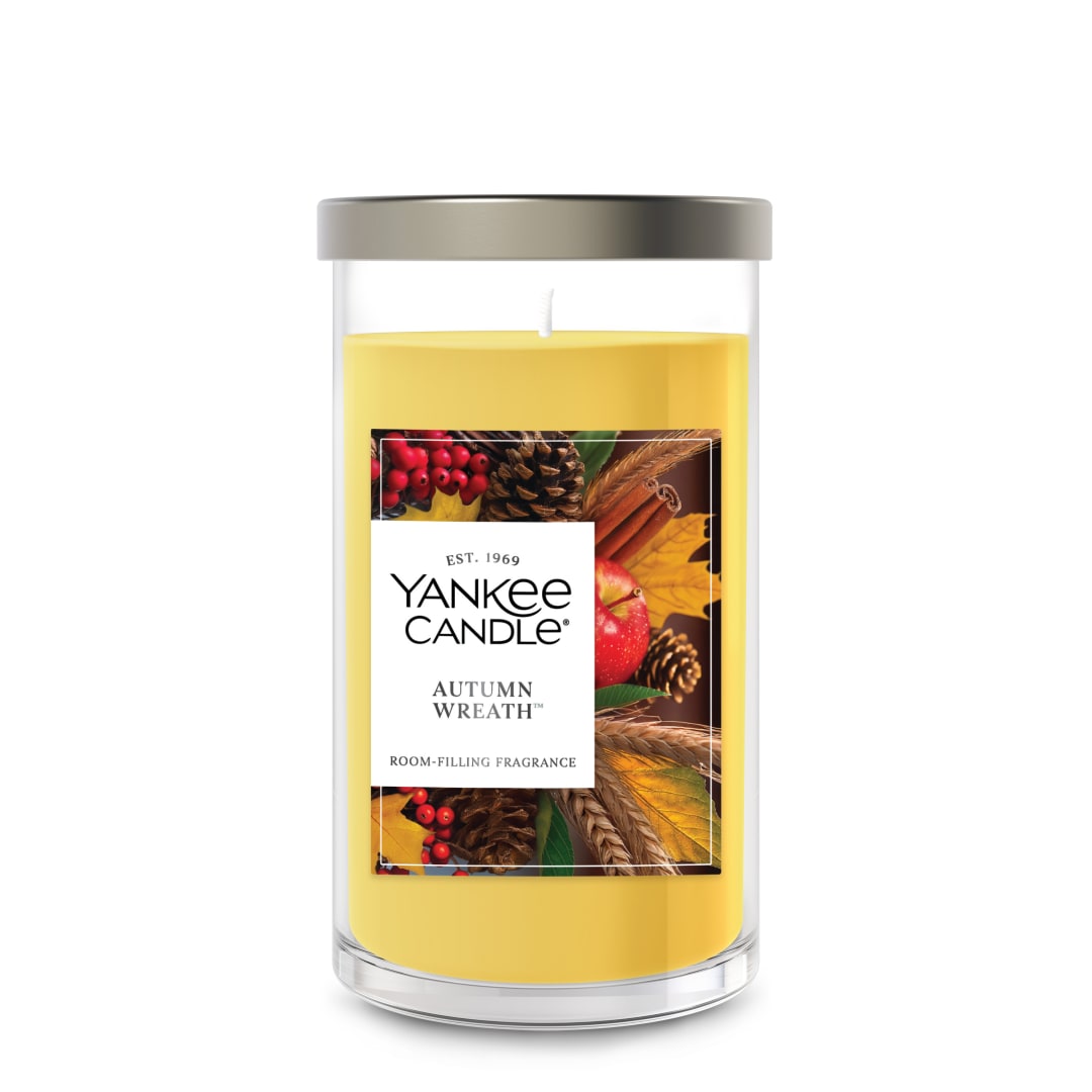 Yankee Candle Medium Pillar Scented Candle with up to 115 Hour Burn Time, Premium Plant Wax Blend for Consistent Burn, 14.25 oz Pillar Candle with Room Filling Fragrance, Autumn Wreath
