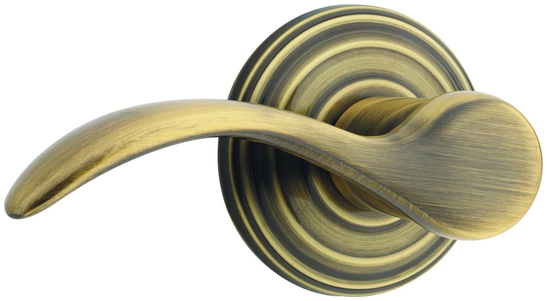 Pembroke Hall/Closet Lever in Antique Brass