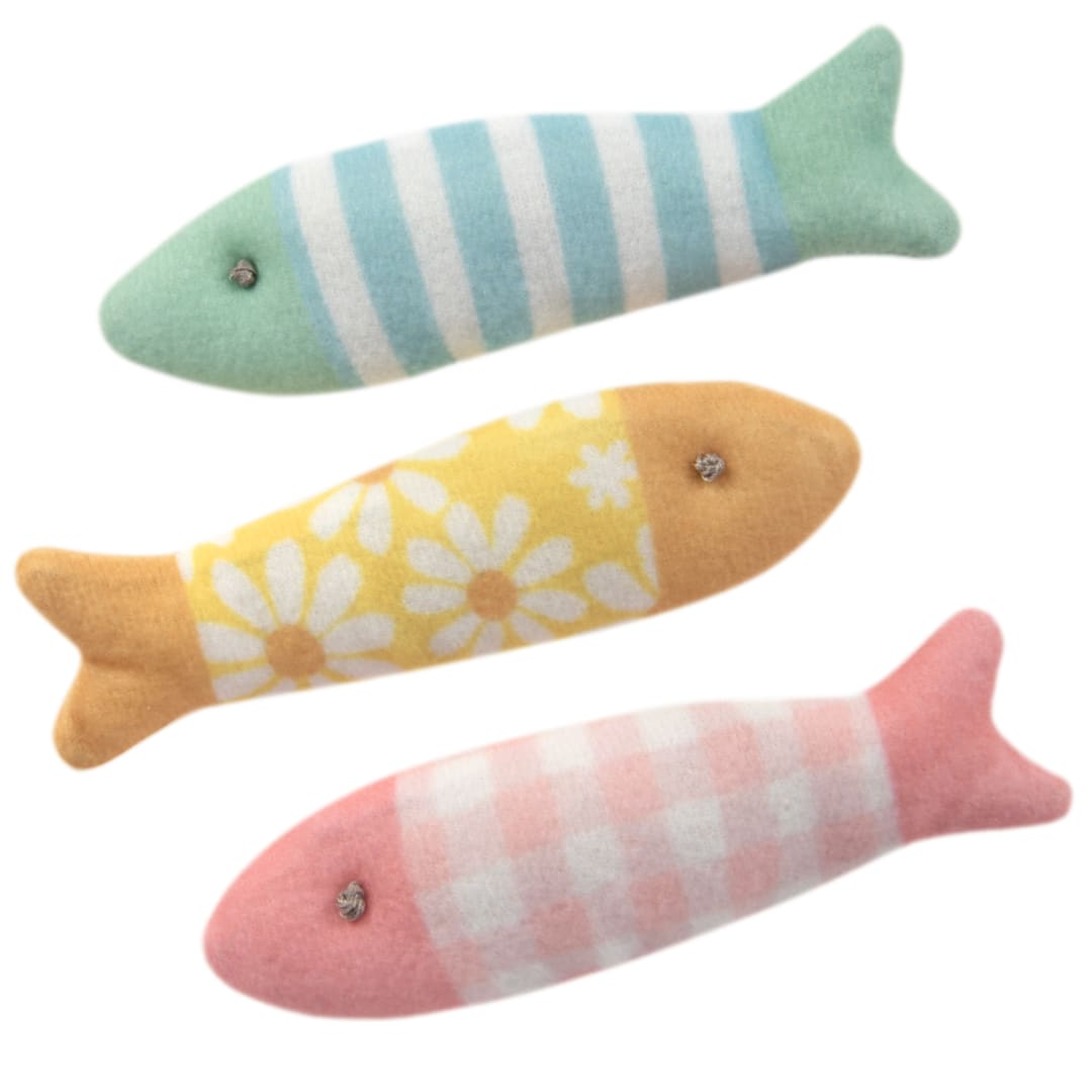 SmartyKat Catnip Fish Spring Soft Plush Catnip Cat Toys (3 Pack)