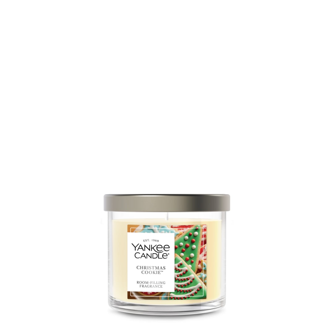 Yankee Candle Small Tumbler Scented Candle with up to 40 Hour Burn Time, Premium Plant Wax Blend for Consistent Burn, 4.3 oz Tumbler Candle with Room Filling Fragrance, Christmas Cookie