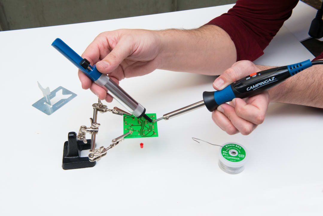 DESOLDERING PUMP DIY