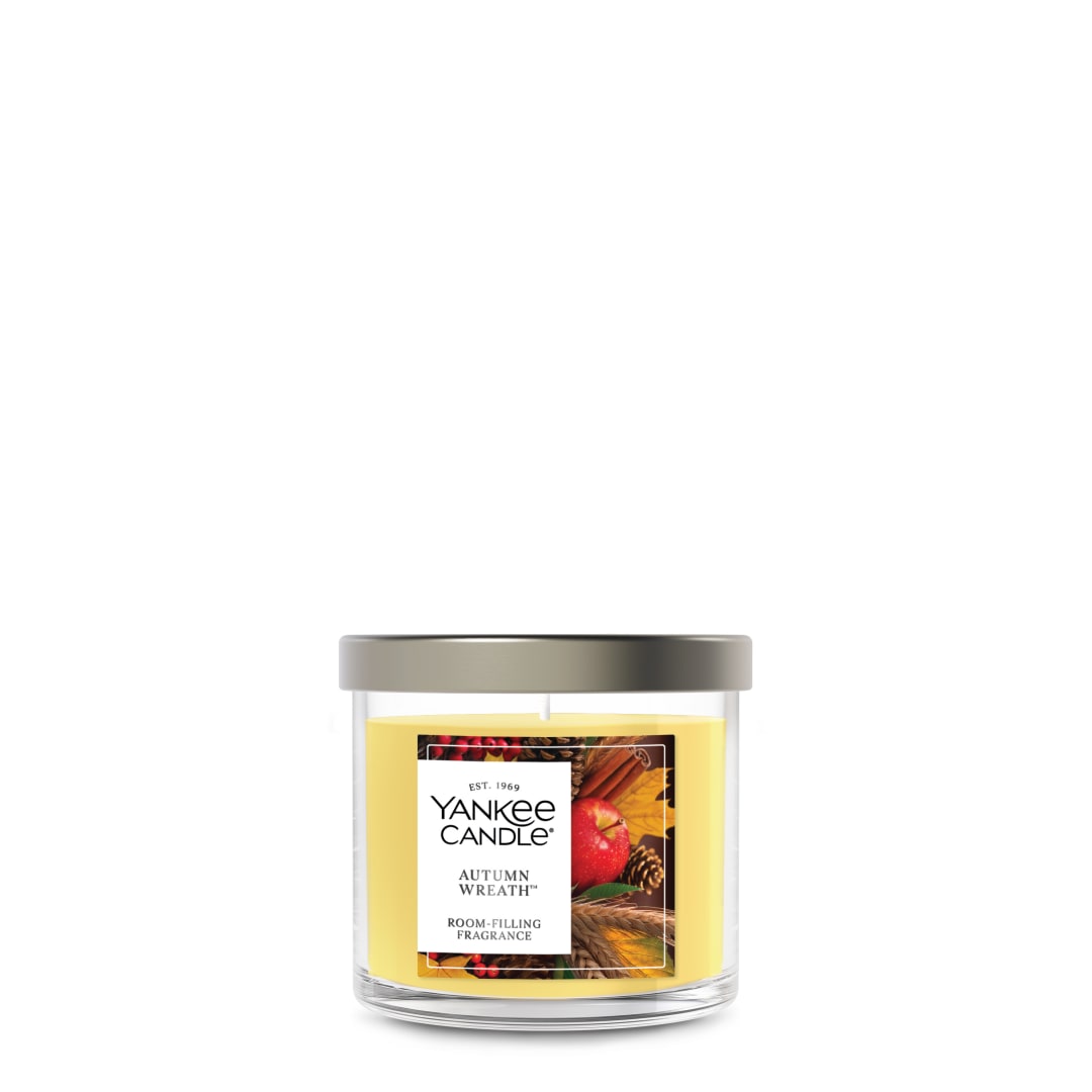 Yankee Candle® Small Tumbler Scented Candle with up to 40 Hour Burn Time, Premium Plant Wax Blend for Consistent Burn, 4.3 oz Tumbler Candle with Room Filling Fragrance, Autumn Wreath