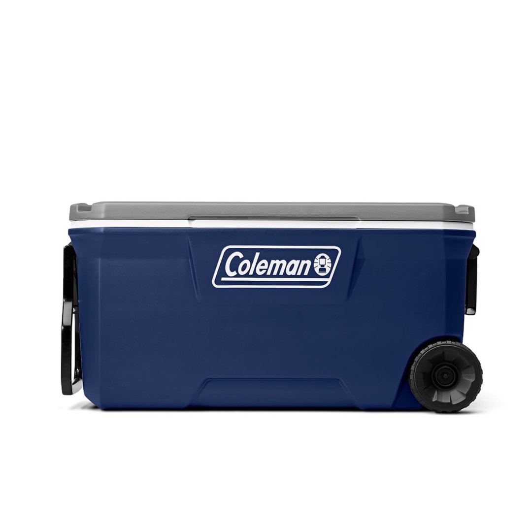 Hielera Coleman® Classic Series Hielera de 94.6 L, con Ruedas y Aislamiento TempLock™, Capacidad para 80 Latas, Azul