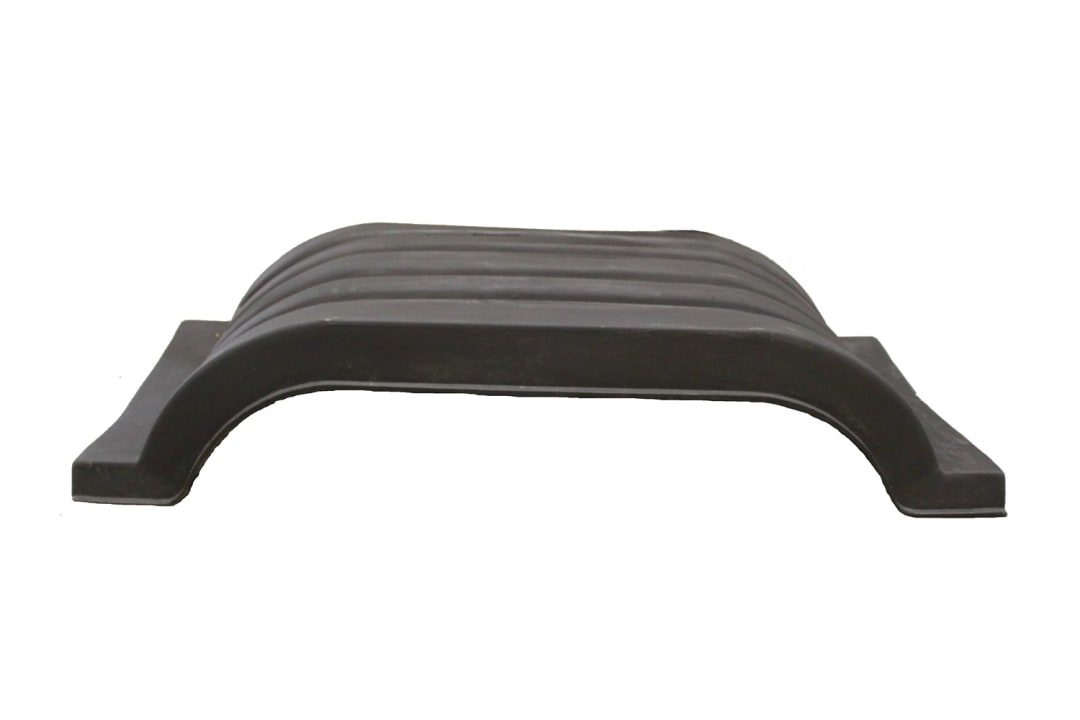 Galbreath™ Fender, Black Poly Center Container