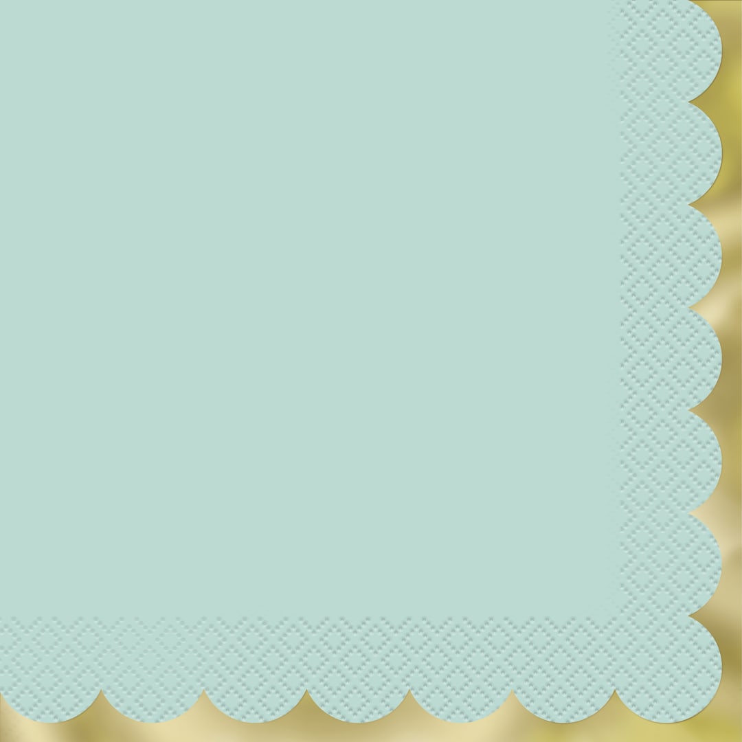 Light Blue Pastel Scalloped Luncheon Napkins, 20ct - Foil Stamping