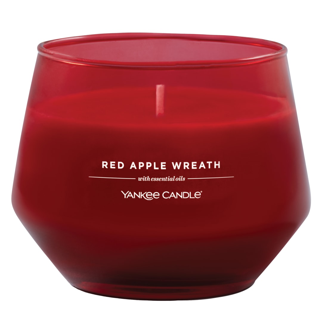 Yankee Candle Studio Vela perfumada | Vela mediana Red Apple Wreath | Velas de larga duración: 35-50 horas | Elegante diseño en recipiente de cristal con cera roja | Regalos perfectos para mujeres