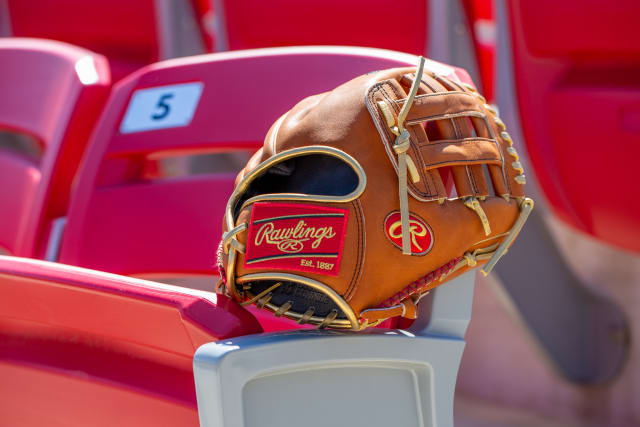 Sierra Romero Glove Product Feature Lifestyle Shots
