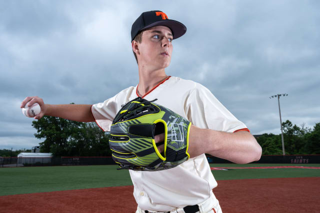 REV1X High School Player Lifestyle Images