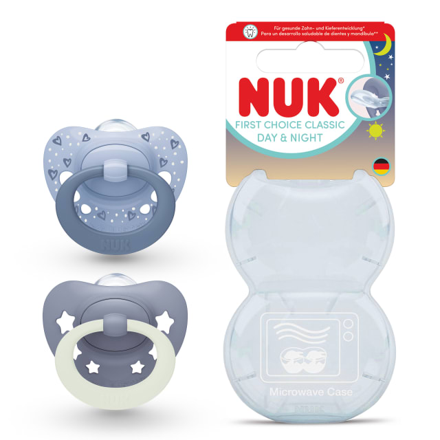 NUK First Choice Classic Day & Night Chupete para beb | 0-6 meses | Chupetes ortodnticos que brillan en la oscuridad | 95% de aceptacin por parte de los bebs** | Azul | 2 unidades