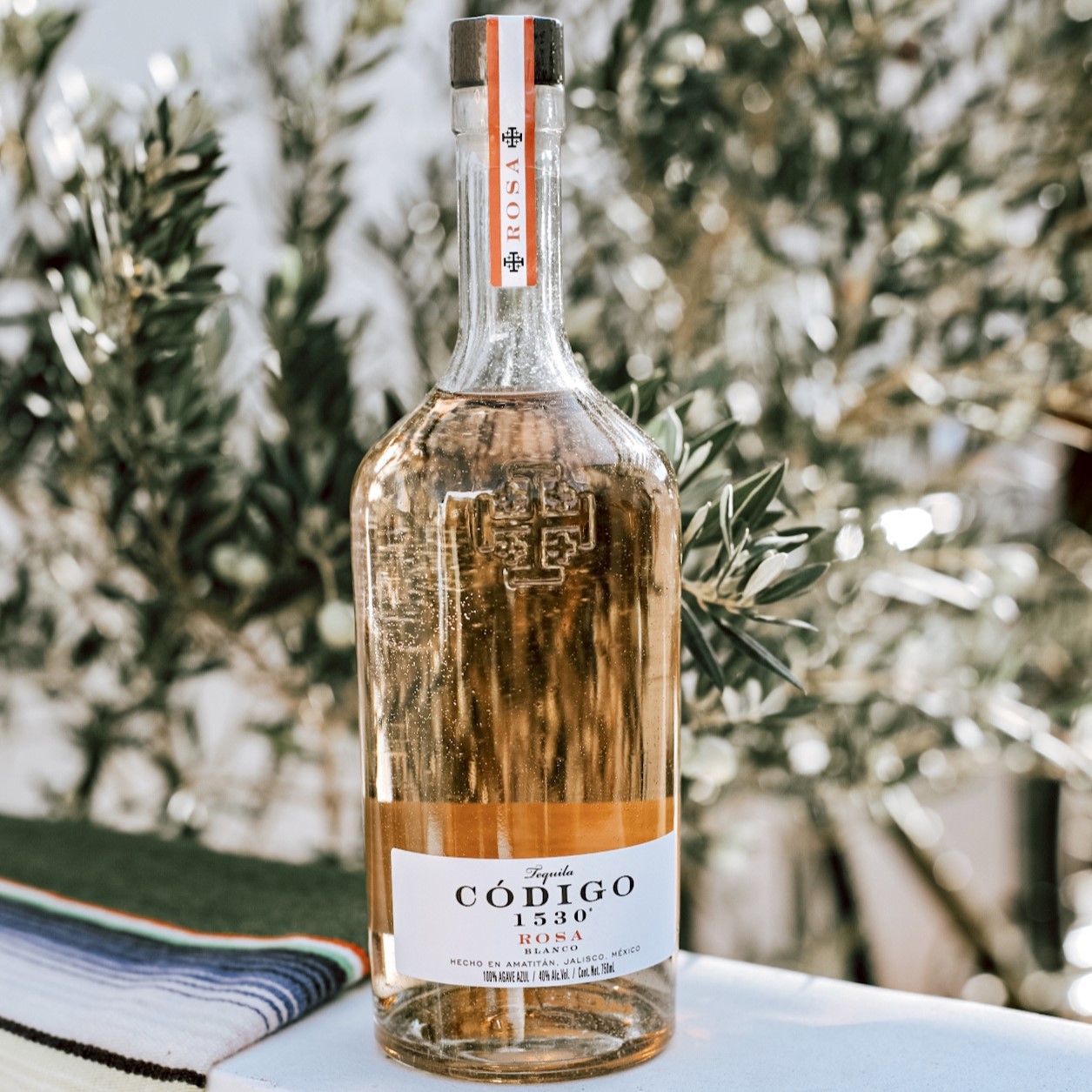 Codigo Rosa Cocktail Set Código 1530 Rosa Tequila, 1 L Bottle, 80 Proof | Pernod Ricard USA