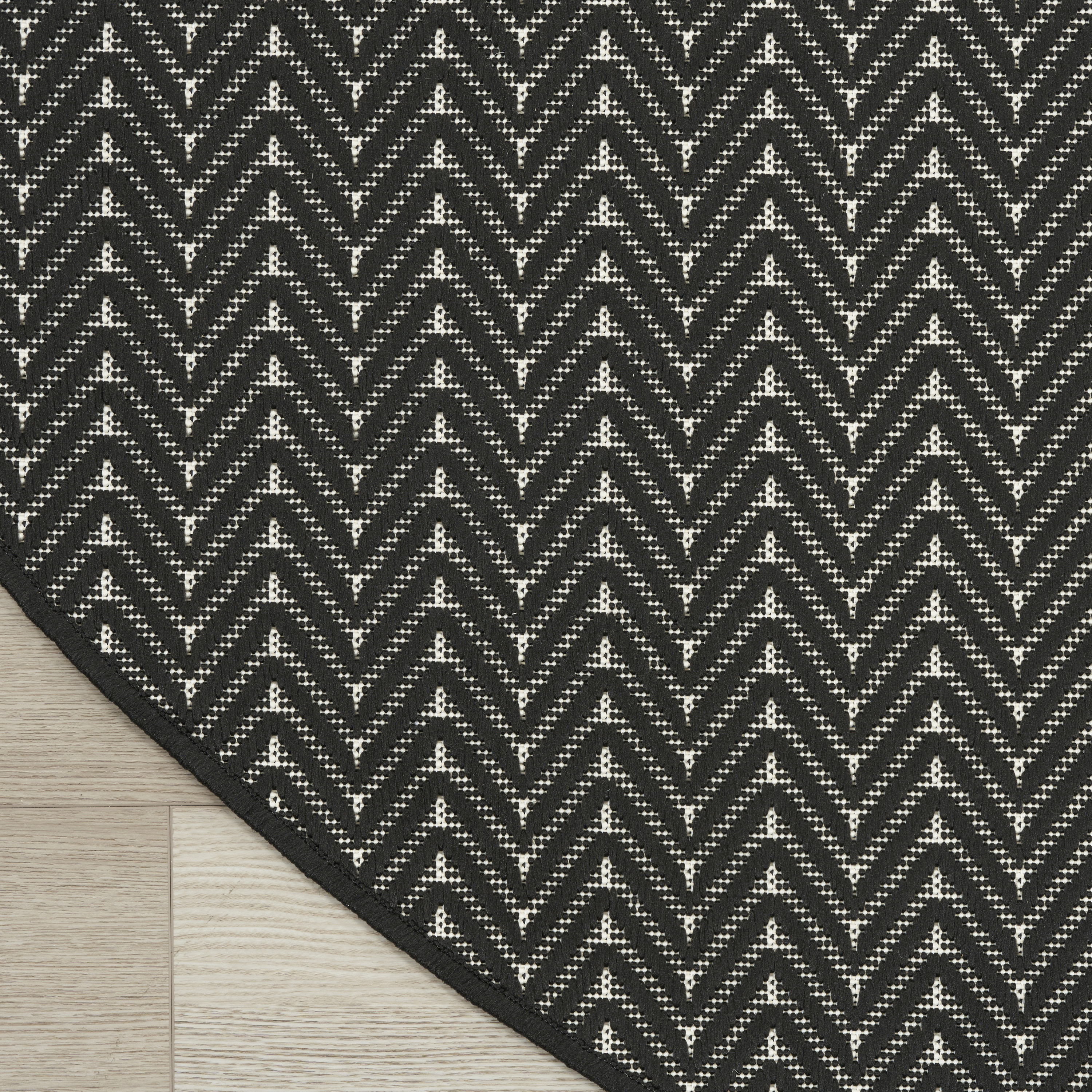 Nourison Horizon Indoor/Outdoor 8' x Round Black Modern Rug