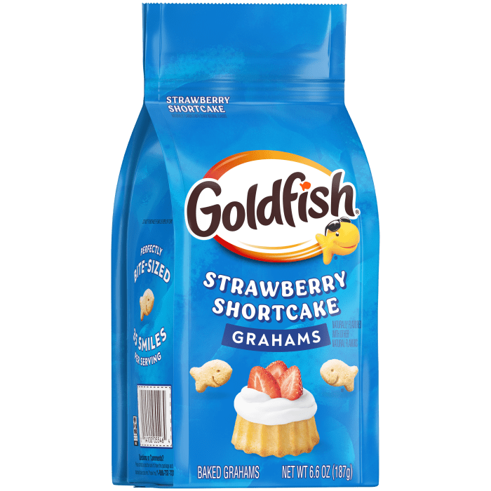 Goldfish® Strawberry Shortcake Flavored Baked Grahams, 6.6 oz, bag - Left Angle Image
