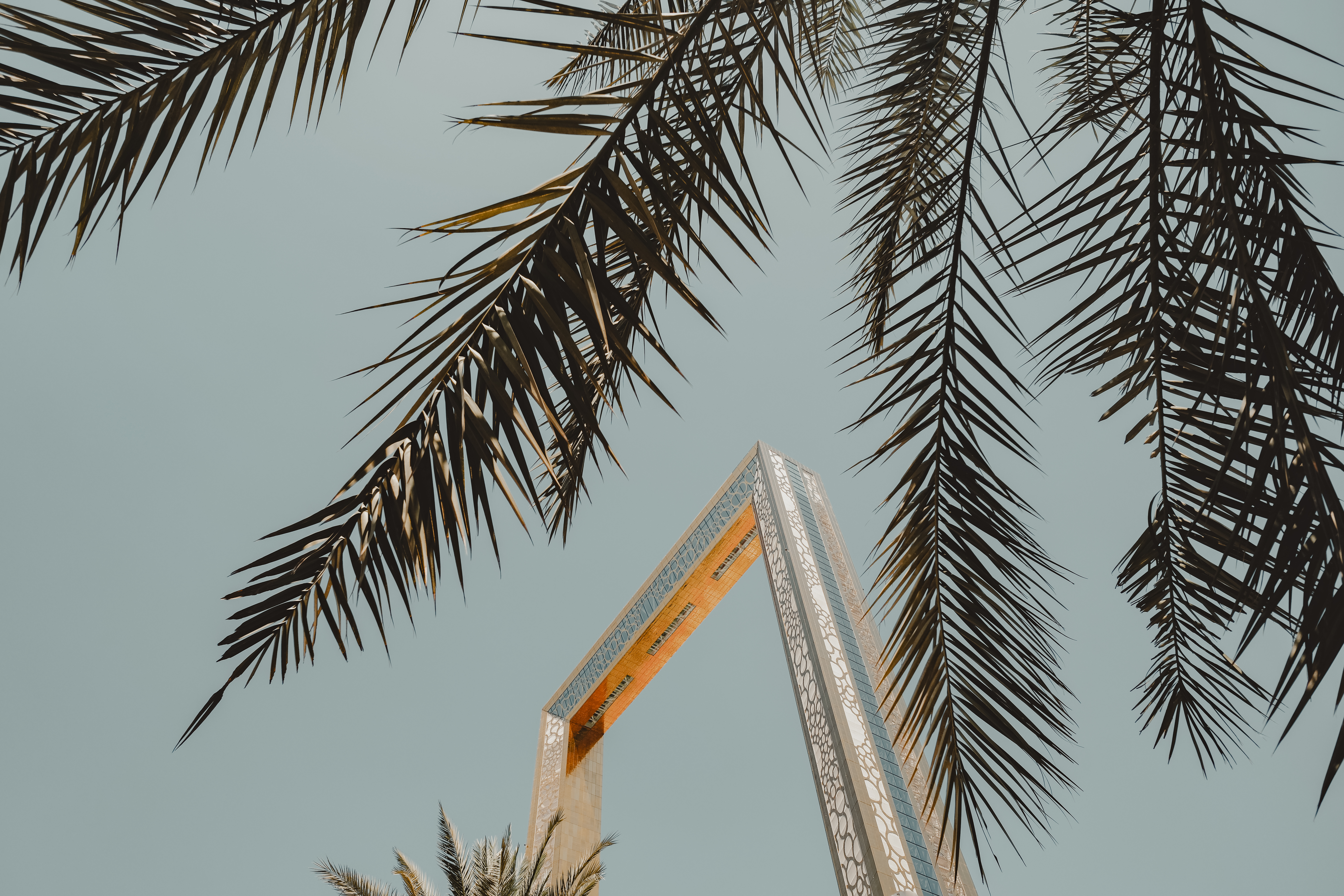 Dubai → Dubai (14 nights)