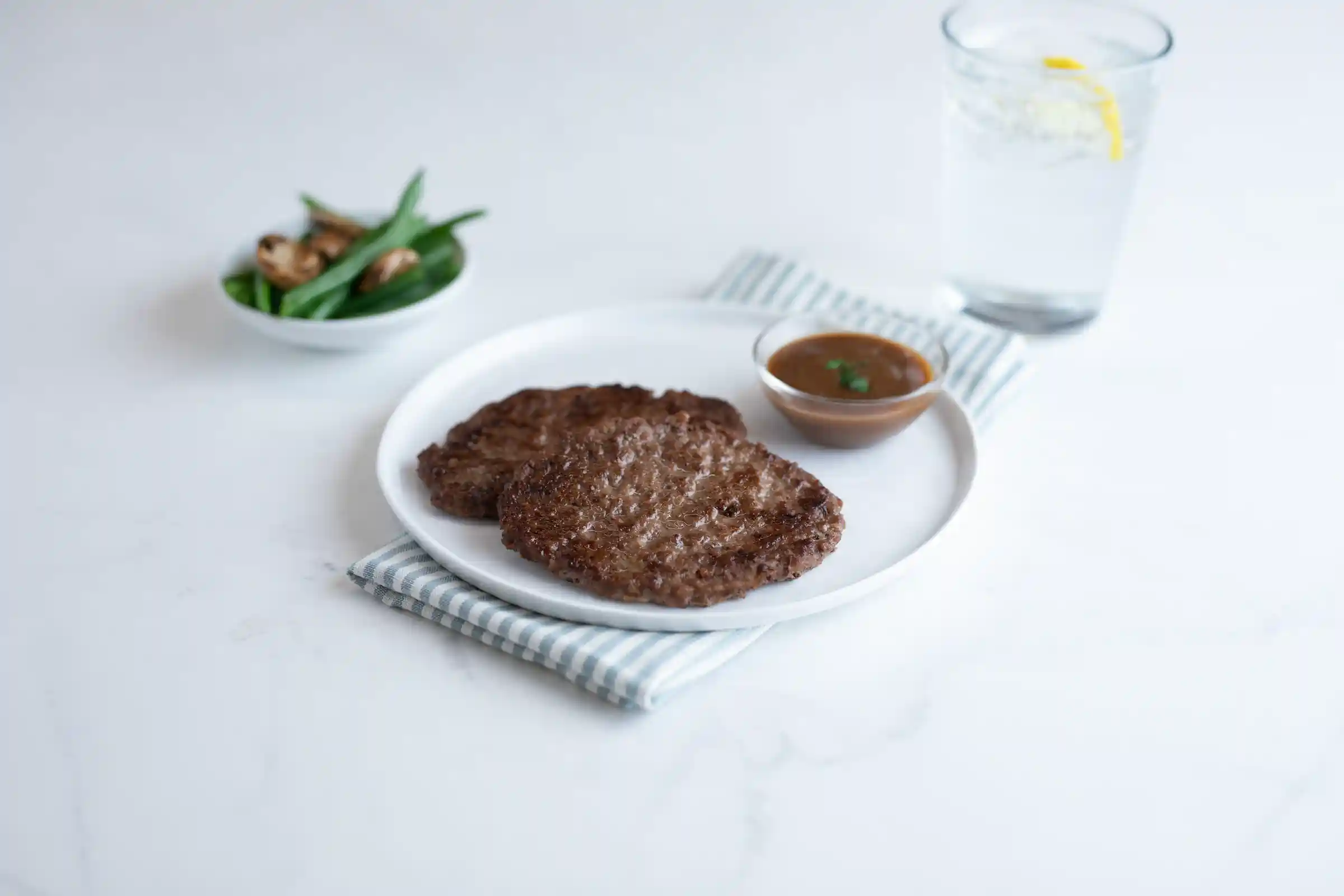 AdvancePierre™ Beef And Pepper Pattie 4 oz https://images.salsify.com/image/upload/s--R59l2xHG--/q_25/ohvxmymqb53eidrtfj7s.webp