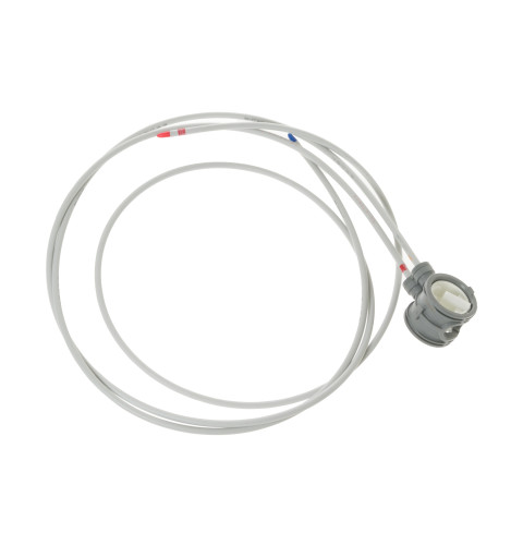 Refrigerator manifold and plug assembly