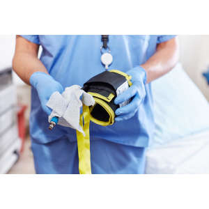 Clorox, CloroxPro, Disinfecting Wipes, 7 x 8, Fresh Scent, 75 Wipes/Container