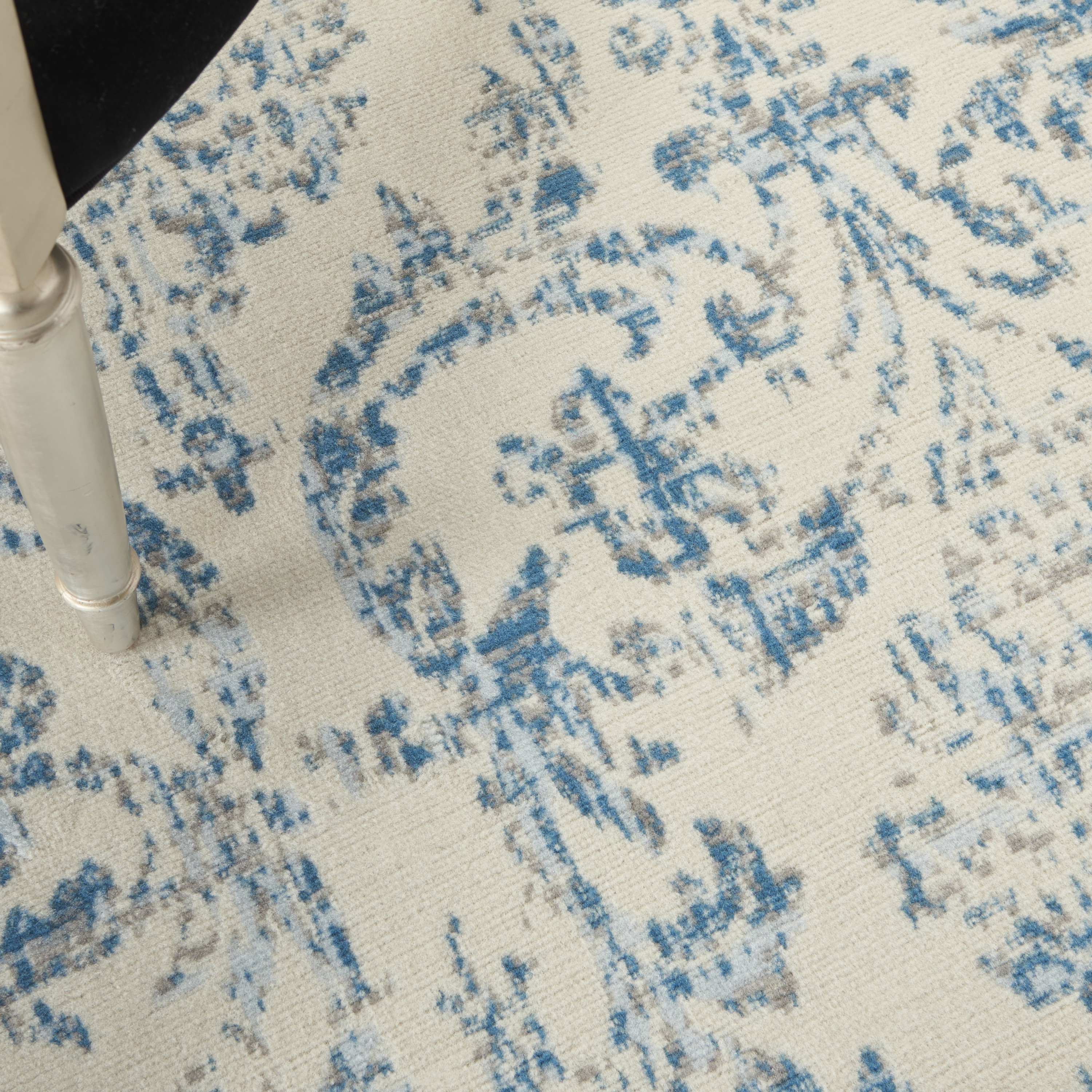Nourison Jubilant 4' x 6' Ivory Blue Vintage Indoor Rug