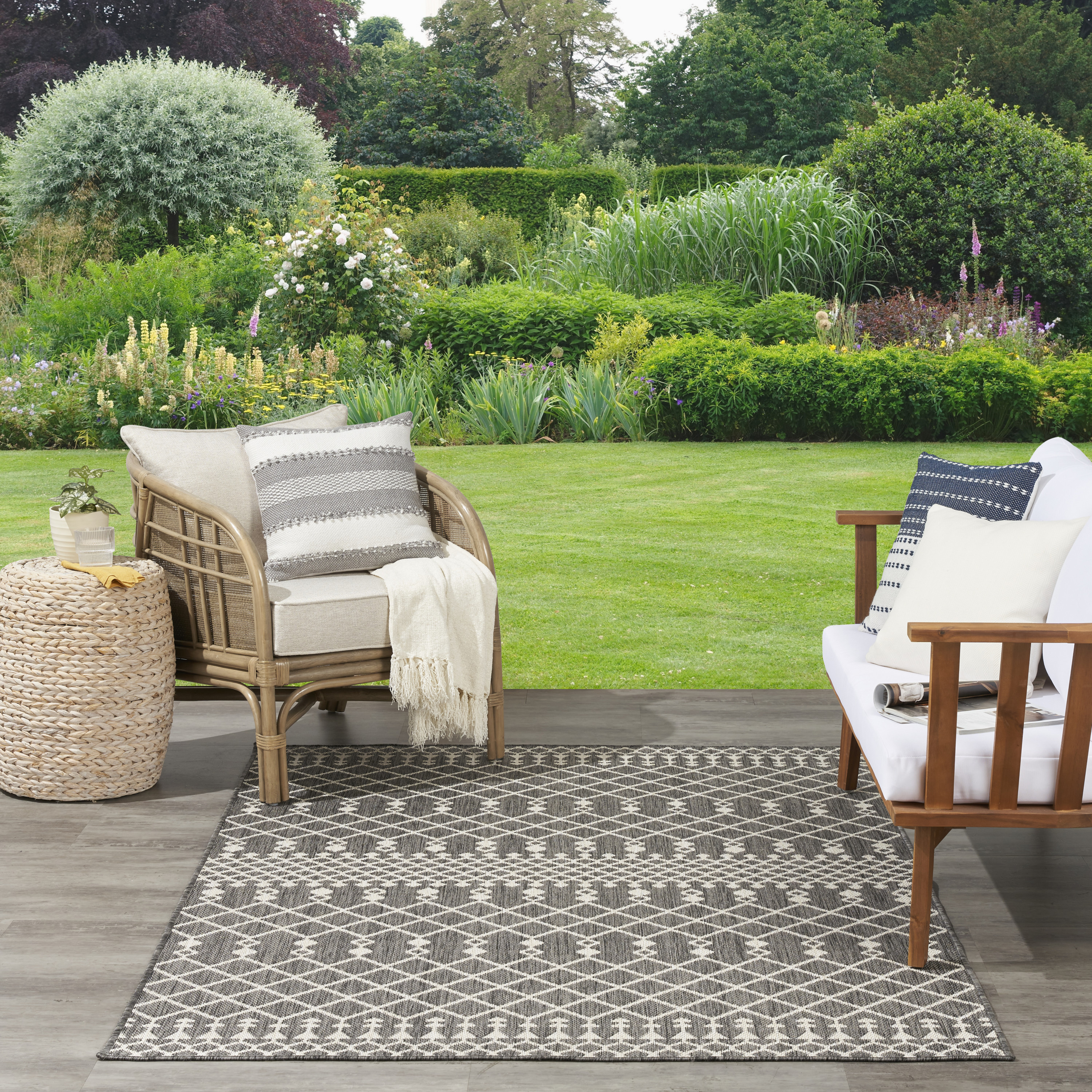Nourison Positano 6' x 9' Charcoal Modern Rug