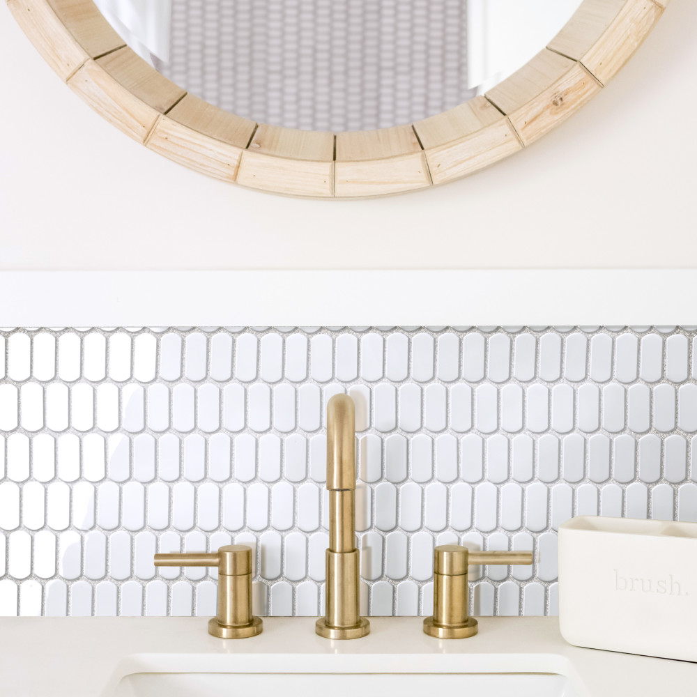 Sample – Hudson Capsule Glossy White Porcelain Mosaic Tile