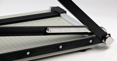 The clamp provides firm, even pressure as you cut so you work stays in place.