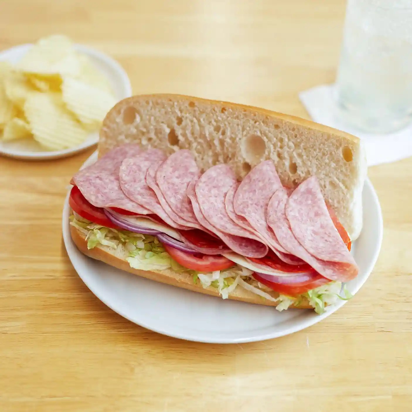 Hillshire Farm® Sliced Genoa Salami https://images.salsify.com/image/upload/s--sd_pYSIG--/q_25/vevjd4gtha0mjkhftrza.webp