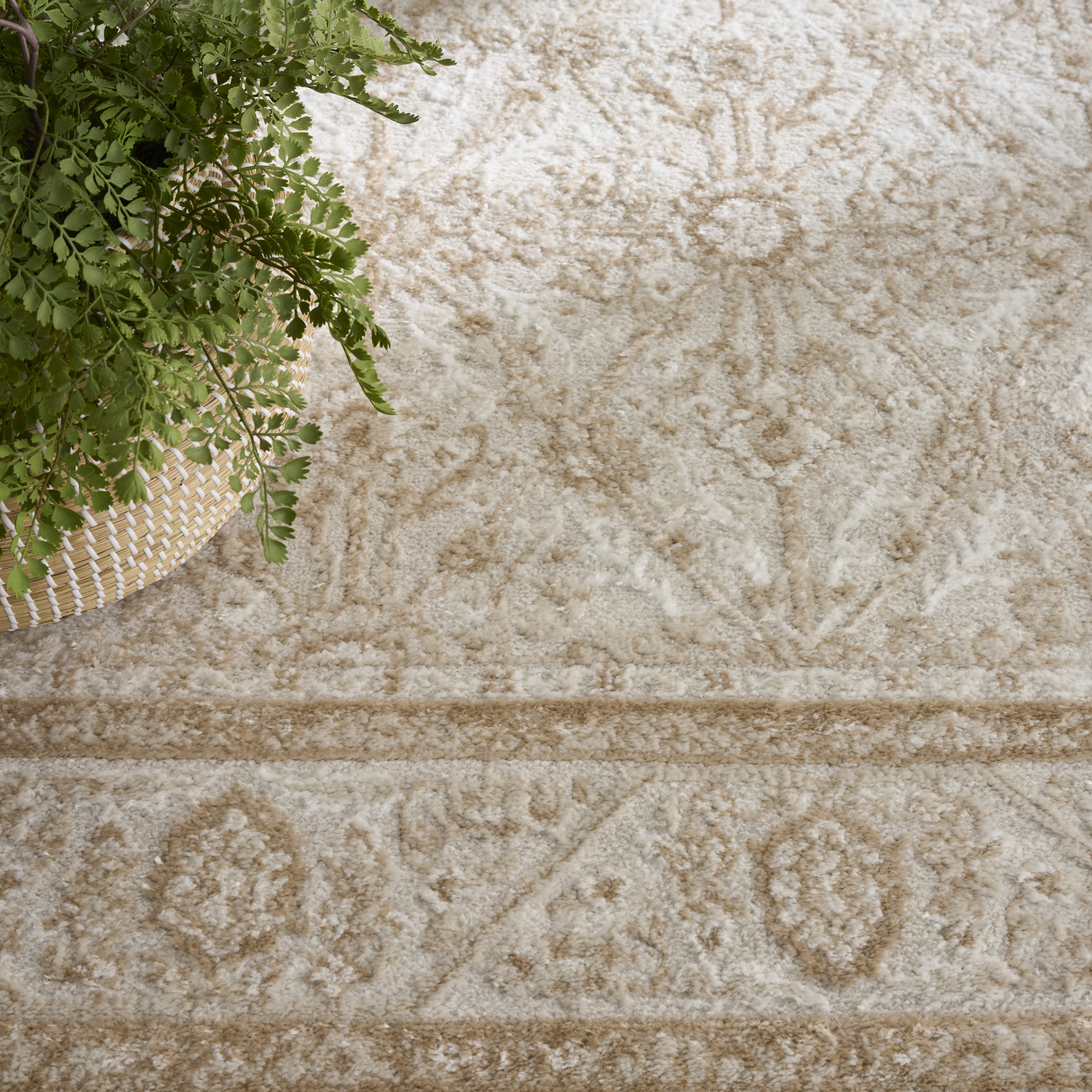 Nourison Dekor 4' x 6' Cream Beige Vintage Indoor Rug