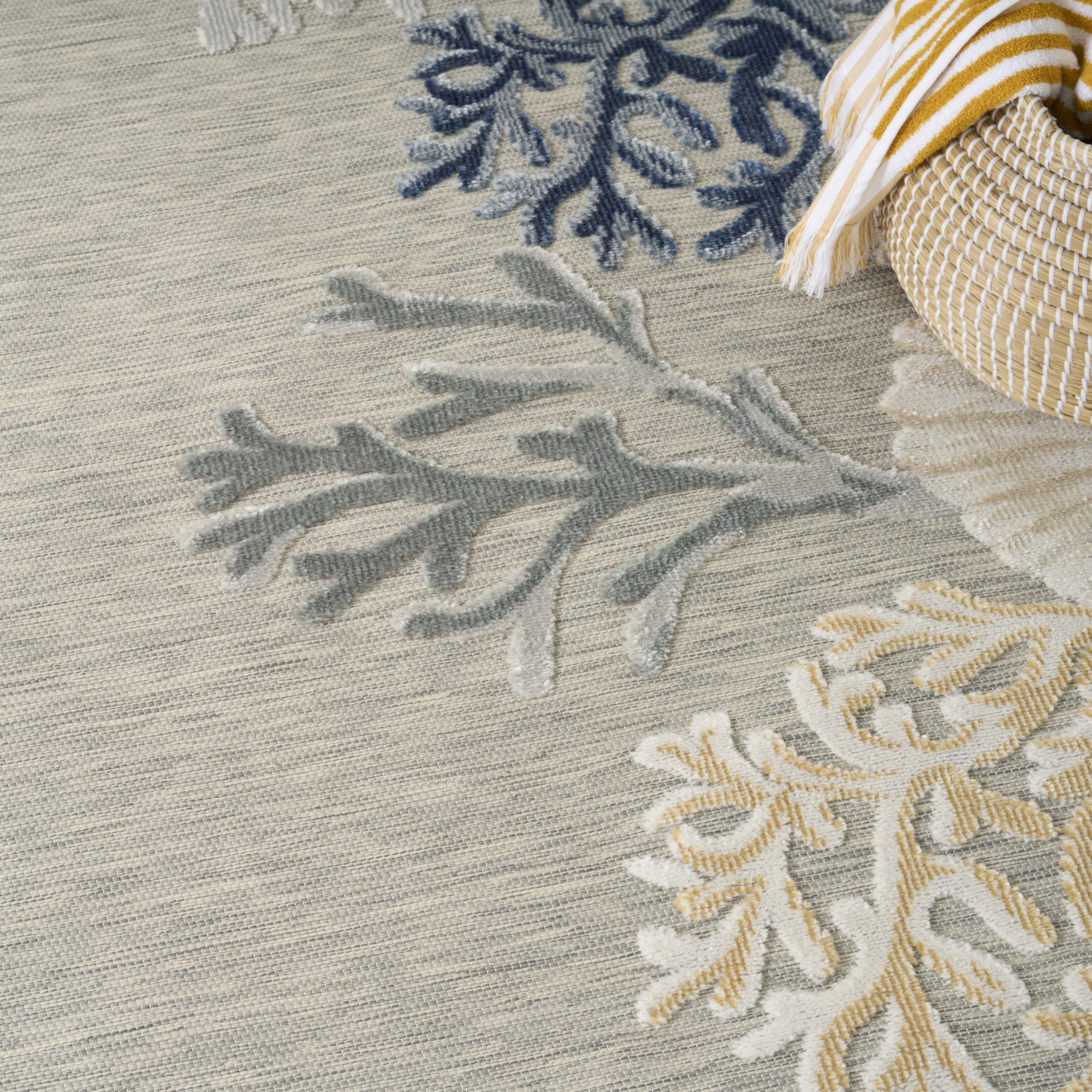 Nourison Suncoast 5'3" x 7'3" Grey Multicolor Coastal, Nautical & Beach Rug