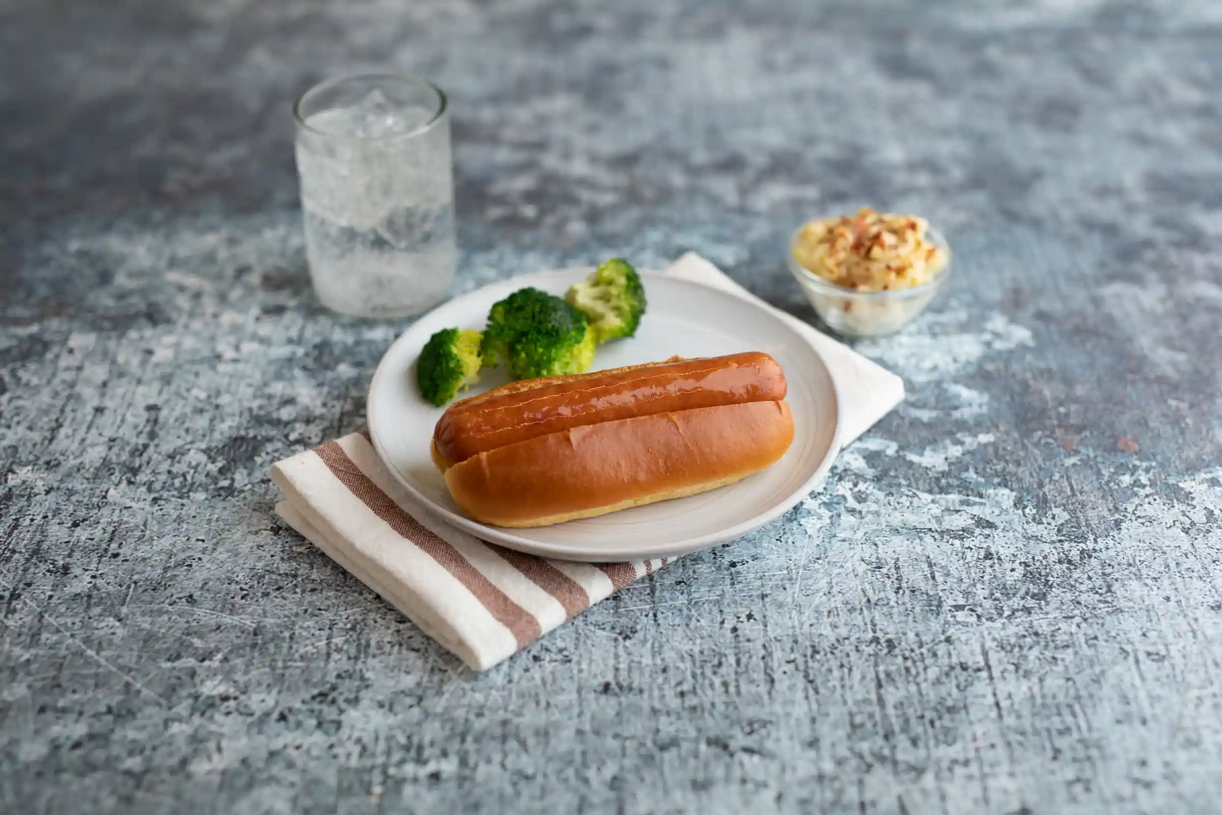 Hillshire Farm® Fully Cooked Pepperjack Skinless Dinner Sausage Links, 5:1 Links Per Pound, 6 Inch, Frozenhttps://images.salsify.com/image/upload/s--Tcb0xCNe--/q_25/gfw7wvpaknbygbp1a2fe.webp