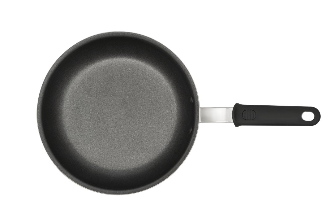 7-inch Wear-Ever® aluminum fry pan with CeramiGuard® II nonstick coating and silicone handle