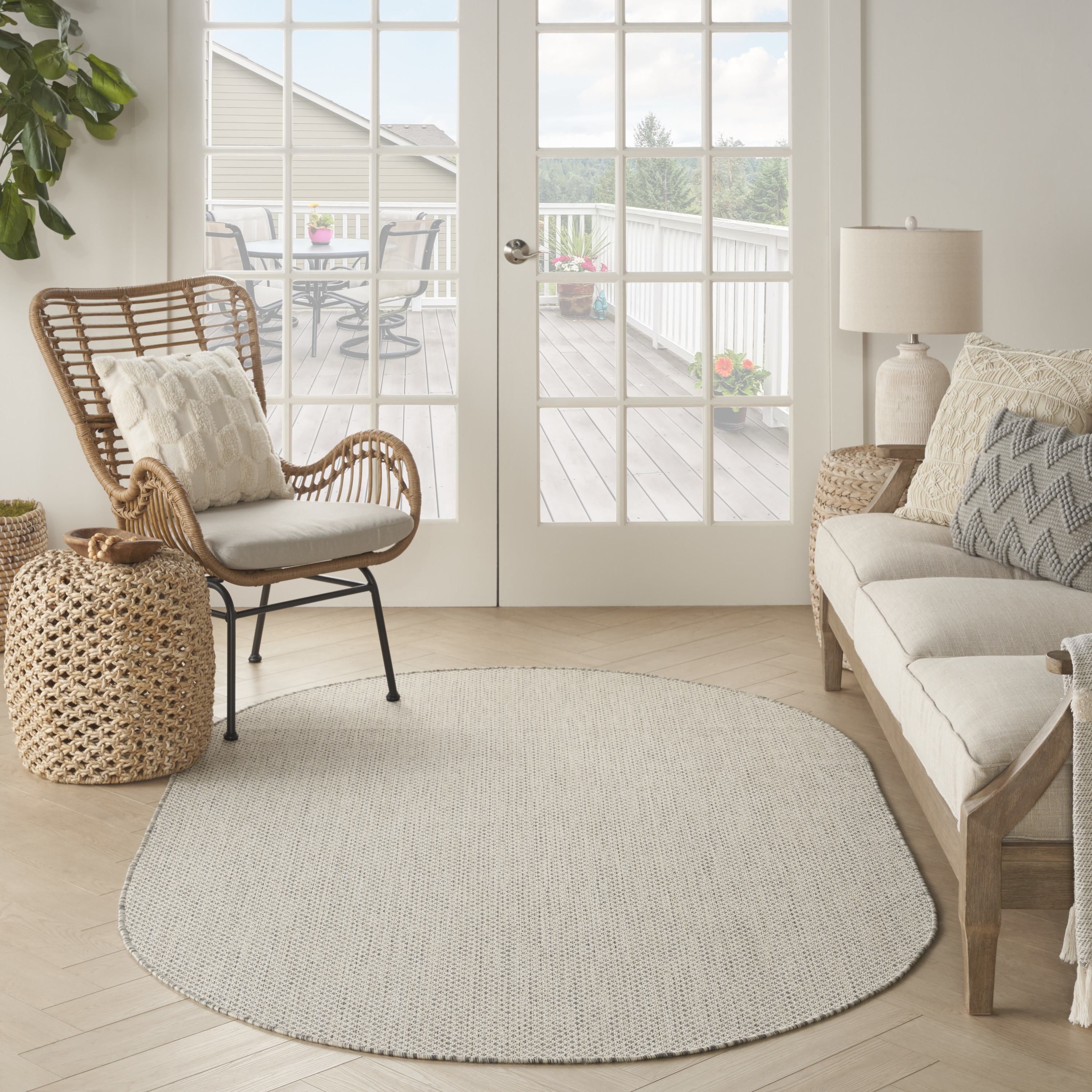 Nourison Courtyard 6' x 9' Oval Ivory Silver Modern Rug