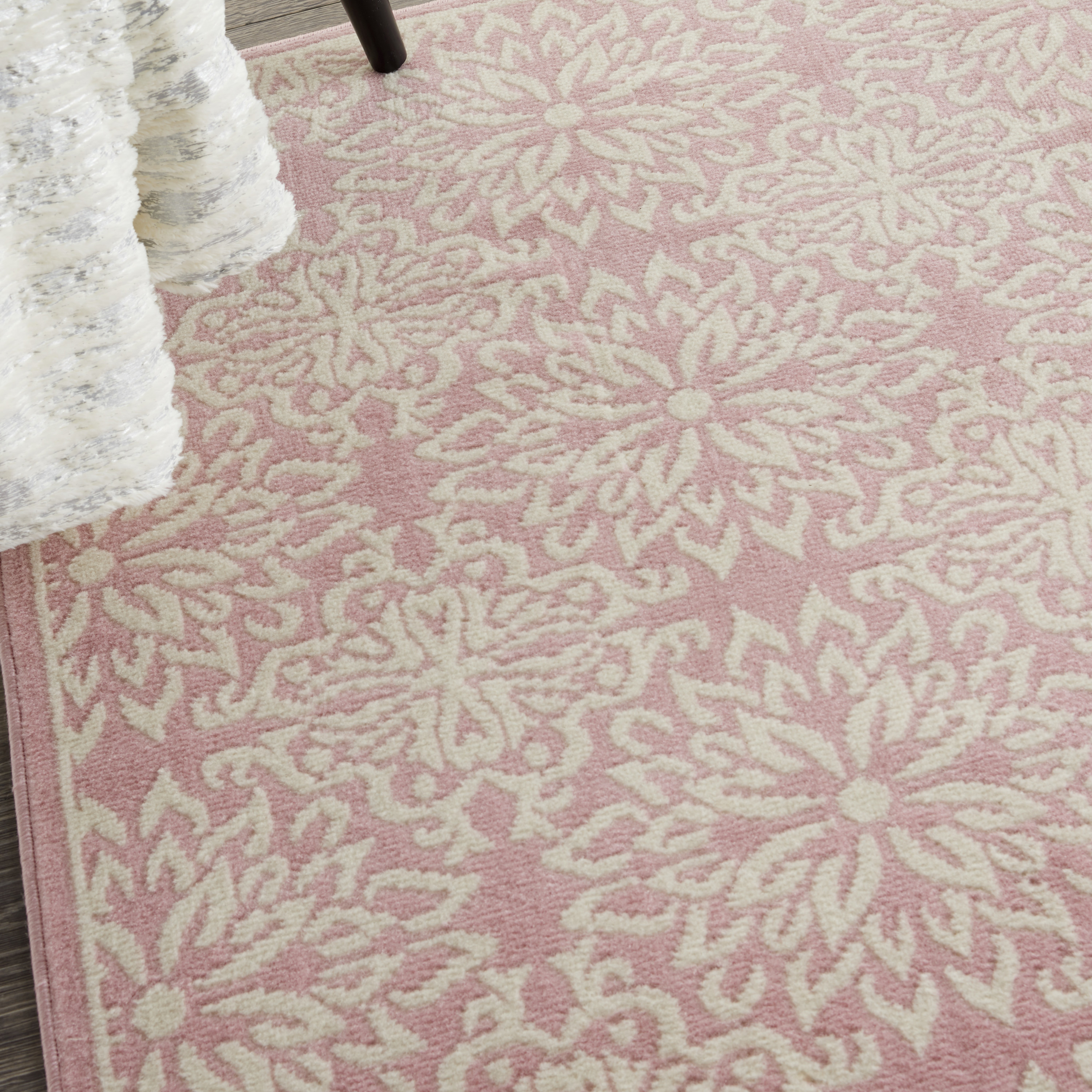 Nourison Jubilant 3' x 5' Ivory Pink Farmhouse Indoor Rug