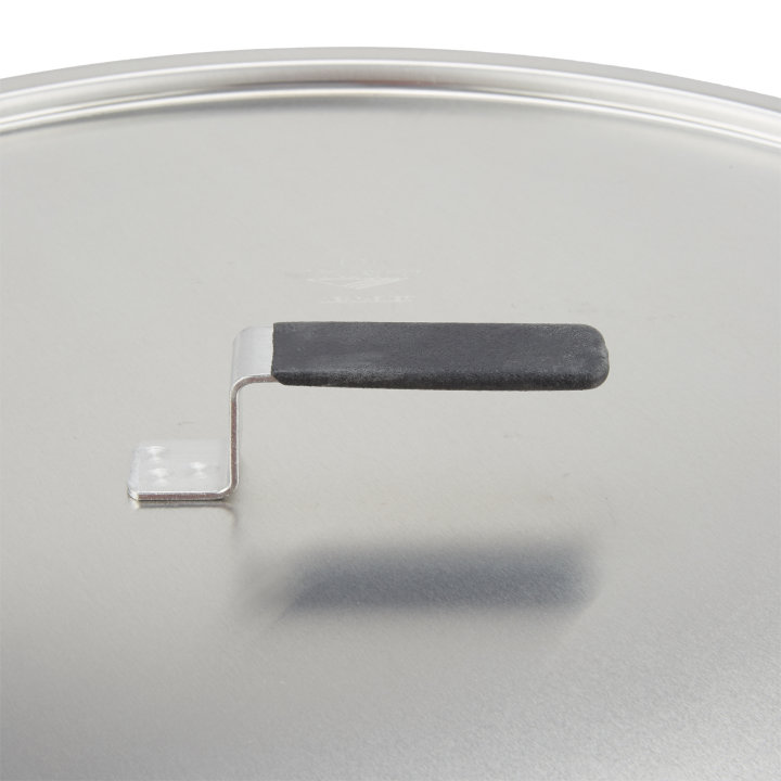 20 ⅞-inch Wear-Ever® flat aluminum cover with dipped handle