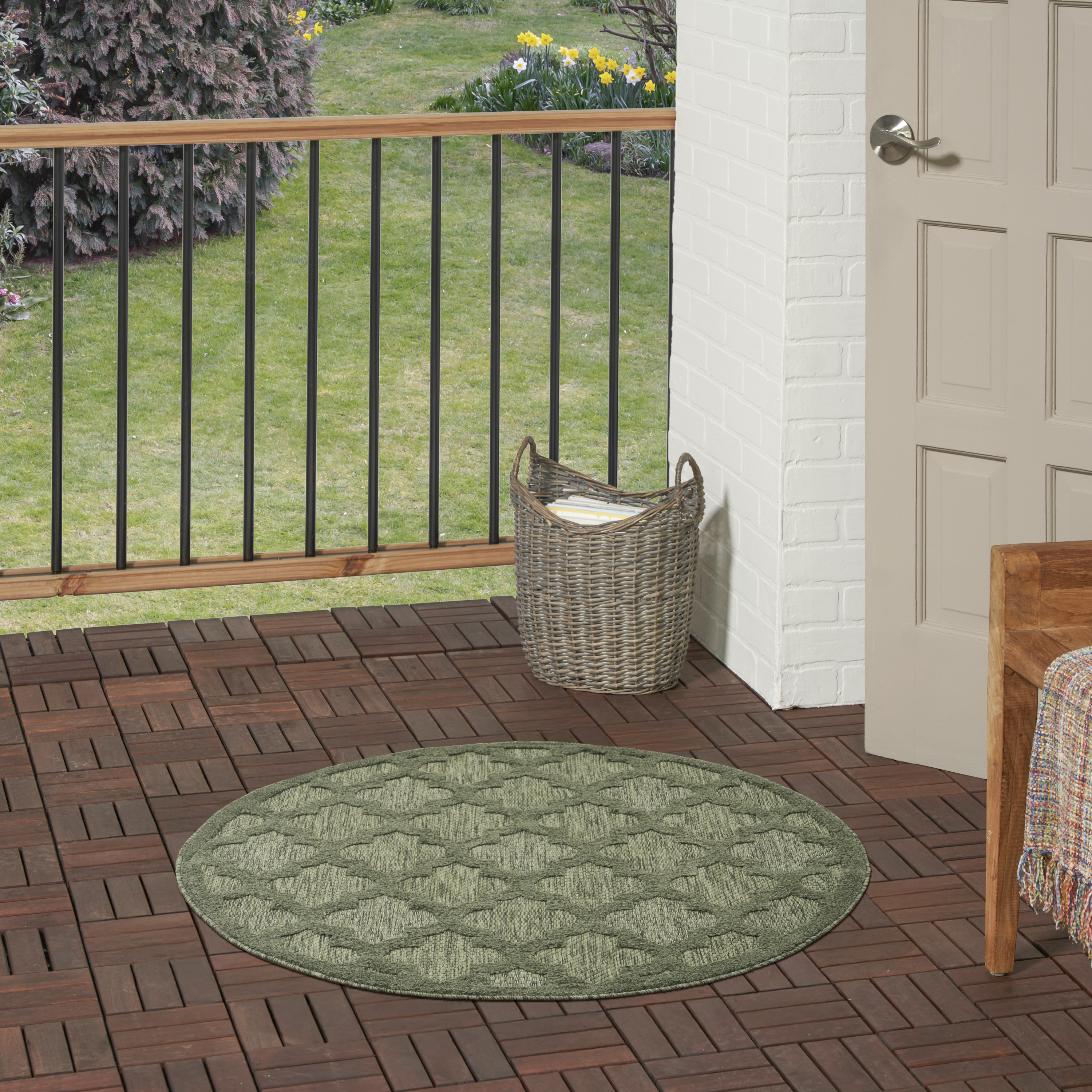Nourison Easy Care 4' x Round Green Modern Rug