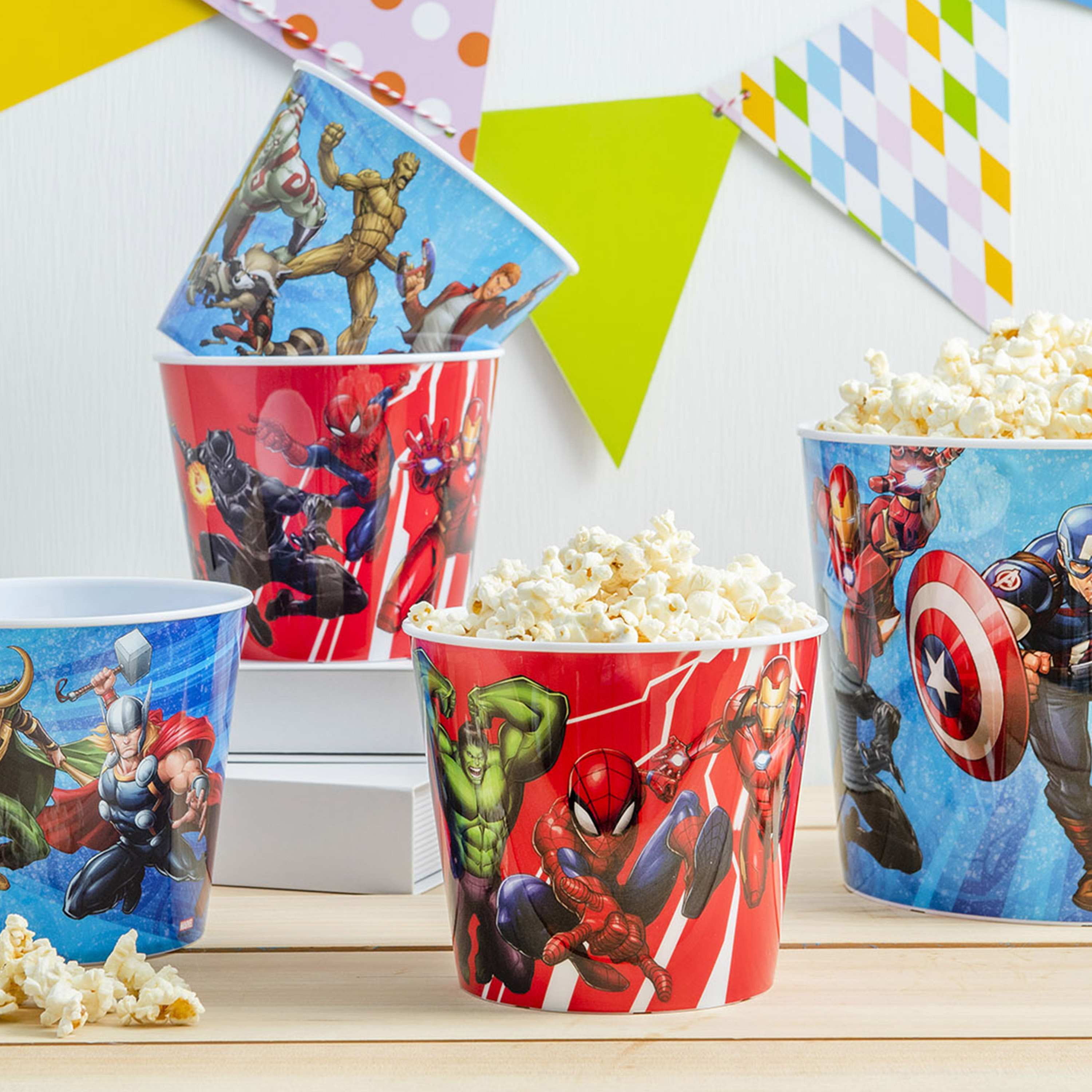 Marvel Comics Plastic Popcorn Container and Bowls, The Hulk, Spider-Man and More, 5-piece set slideshow image 3