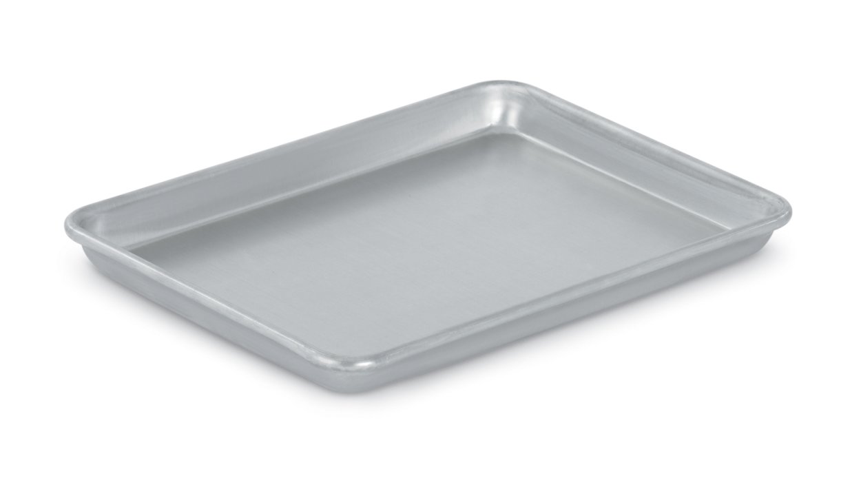 Quarter-size Wear-Ever® heavy-duty aluminum sheet pan with natural finish