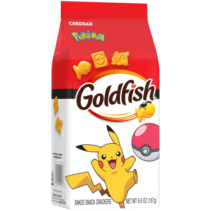 Goldfish® Pokémon Cheddar Baked Snack Crackers, 6.6 oz, bag - Left Angle Image