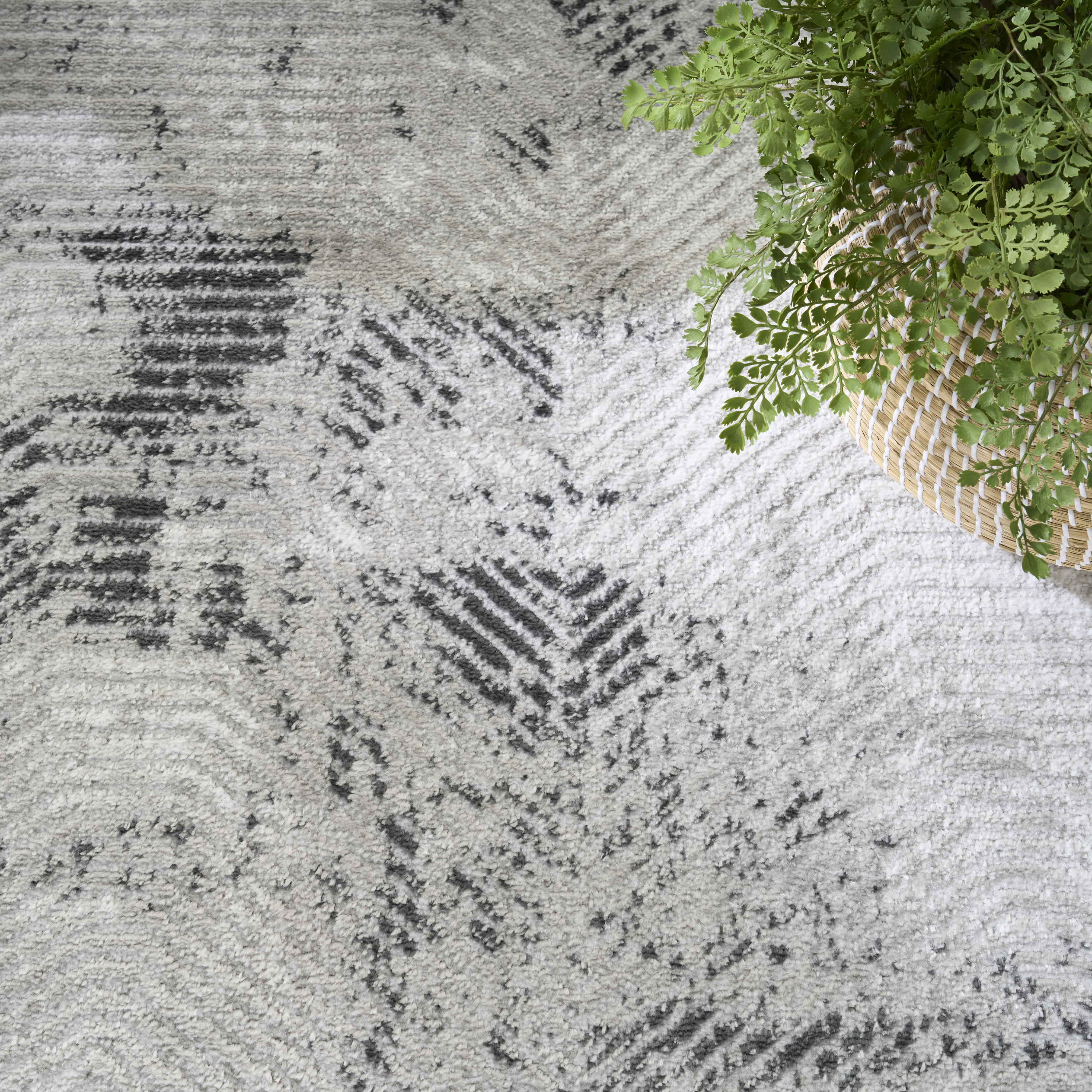 Nourison Dekor 4' x 6' Grey Charcoal Modern Indoor Rug
